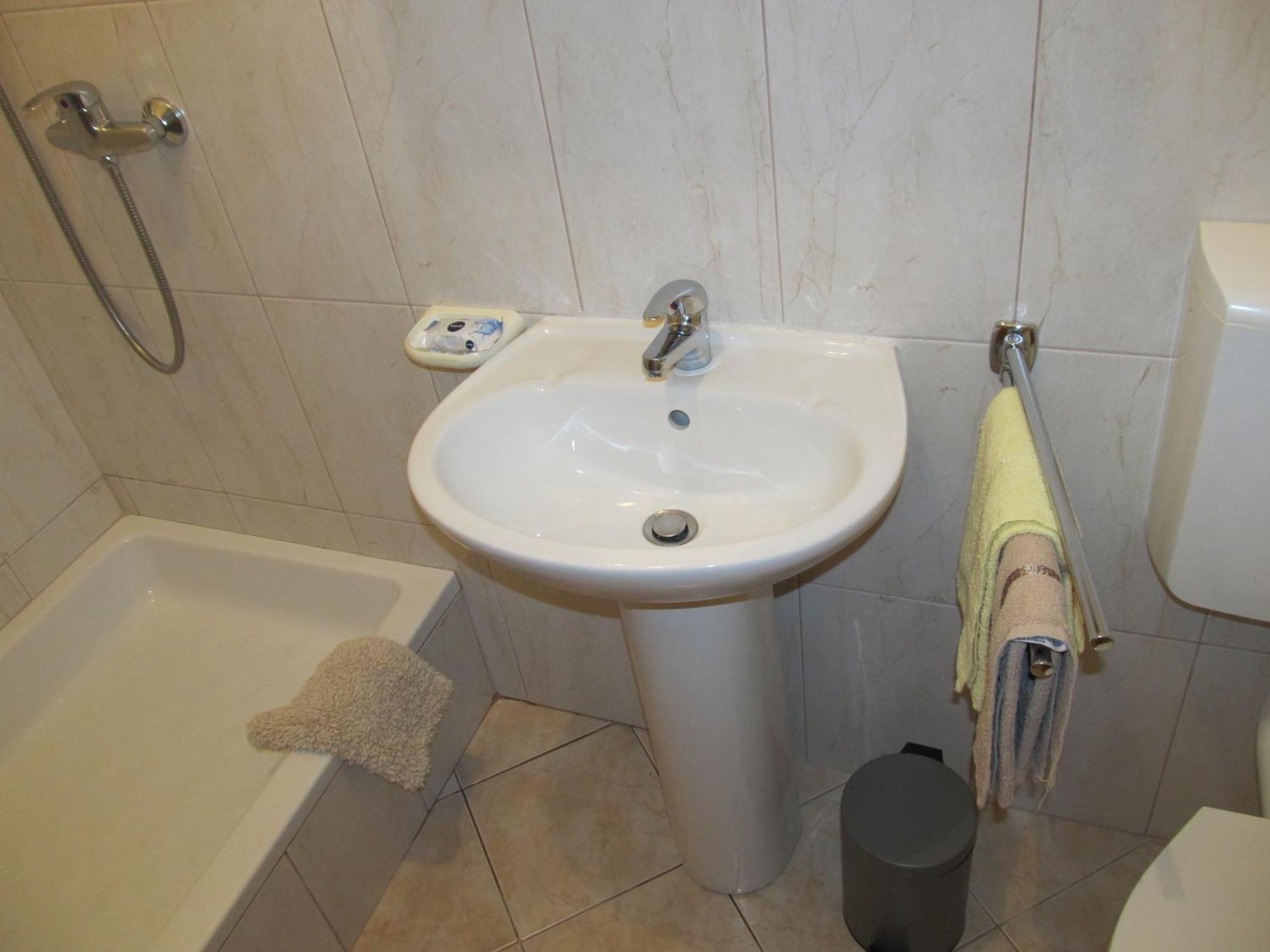 Apartments Vesna With Pool - New! Sveti Lovreč Pazenatički الغرفة الصورة