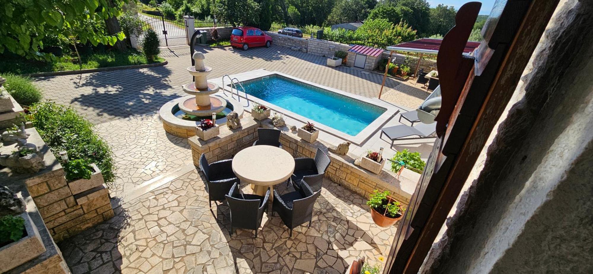Apartments Vesna With Pool - New! Sveti Lovreč Pazenatički الغرفة الصورة