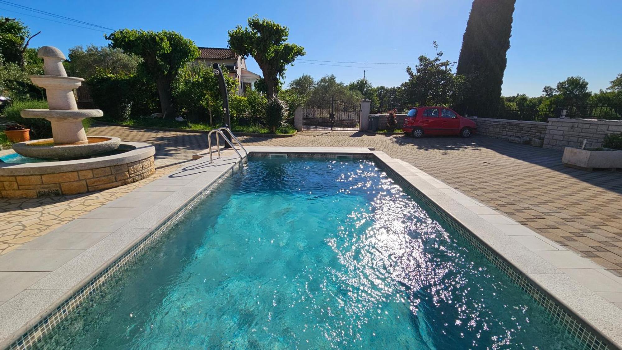 Apartments Vesna With Pool - New! Sveti Lovreč Pazenatički المظهر الخارجي الصورة