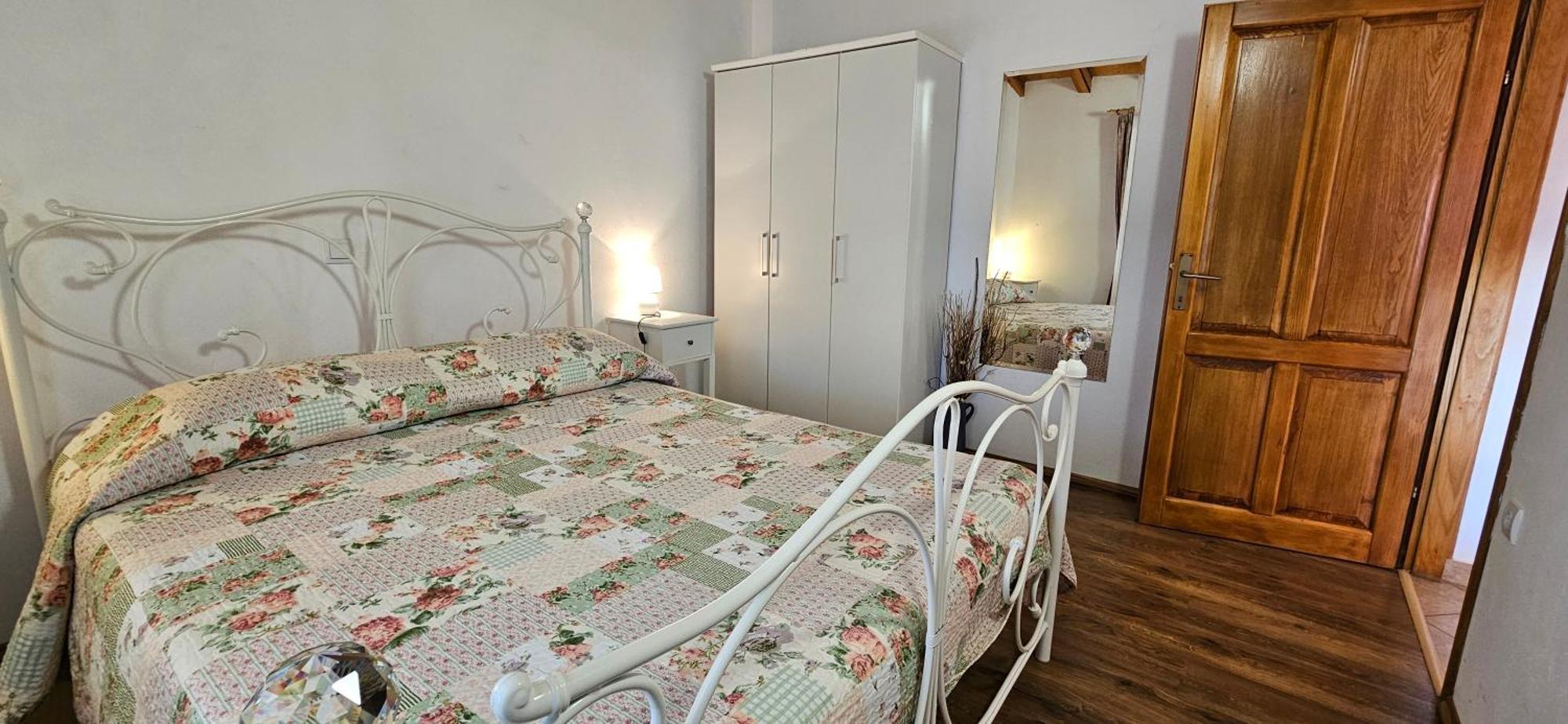 Apartments Vesna With Pool - New! Sveti Lovreč Pazenatički الغرفة الصورة